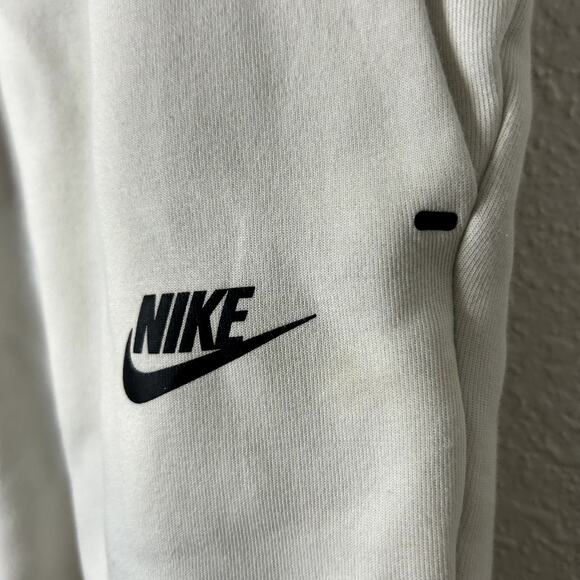 Nike Sportswear Tech Repel Fleece Shorts Mens Size Small White Bone Black - Picture 3 of 5